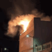 Imagen de las llamas en la terraza afectada por el fuego