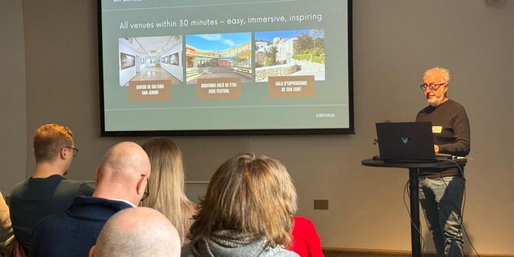 Presentación de 'Sant Josep es foto' en la galería londinense. / ASJ