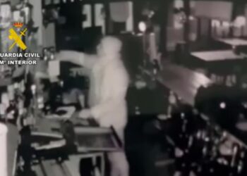 El autor de los hechos, durante una grabación de uno de los robos.