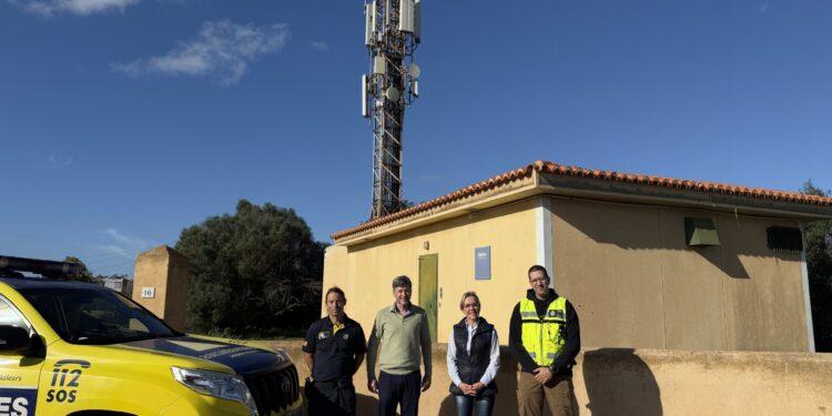 Presentación oficial de la antena. / CAIB