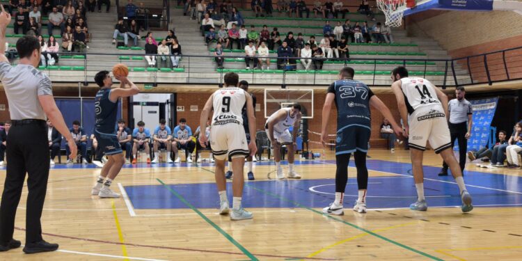 Imagen del partido de ayer. / X Bloqueo Directo