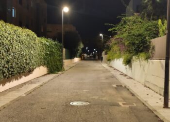 Luces en la calle Marià Tur Tur, facilitadas por el Ayuntamiento de Ibiza.