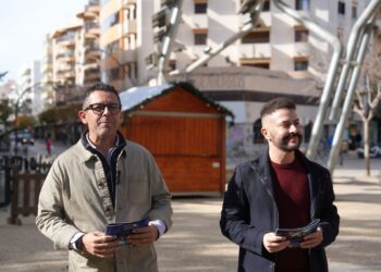 El alcalde de Vila, Rafael Triguero, y el concejal de Fiestas, Francisco Torres, presentan el programa de actividades. / AE
