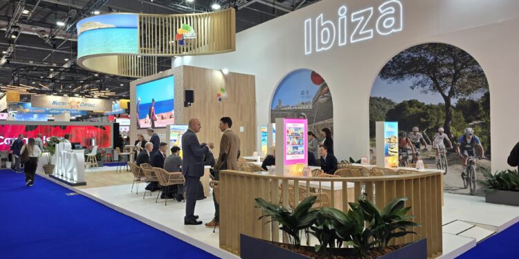 Imagen del stand de la isla de Ibiza en la WTM. / CIE