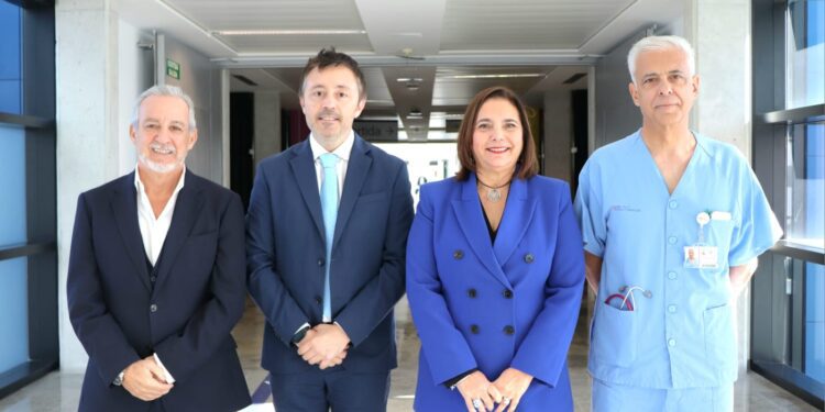 De izquierda a derecha: Enrique Garcerán, Javier Ureña, Manuela García y el nuevo gerente, Eduardo Escudero.