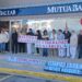 Protesta en la sede de Ibiza de Mutua Balear, con empleadas y empleados en las puertas. Fotos D. V. Noudiari.es
