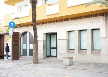 Imagen de los bajos donde antiguamente había una oficina de Sa Nostra. / ASE