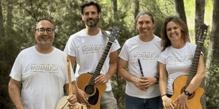 Integrantes de la formación musical Batafaluga.