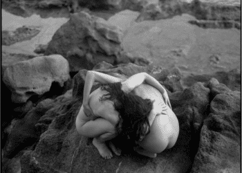 Una de las obras a subasta, “Here, Where We Exist IV” de Clarissa Sofia.