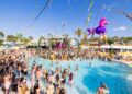Piscina principal del OBeach en una de las fiestas del verano pasado. / OBeach