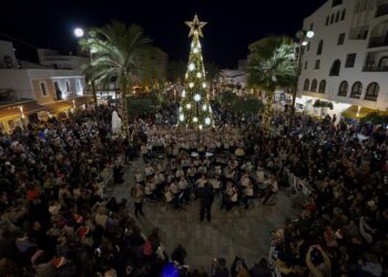 Encendido de las luces de Navidad en Santa Eulària. / ASE