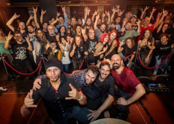 Face The Maybe en Teatro Ibiza, un local que anunció su cierre recientemente y que ha dejado huérfanos a los grupos de Ibiza ya que es uno de los pocos locales donde se puede tocar en directo. Fotografía de Alejandro Iborra Ventura.