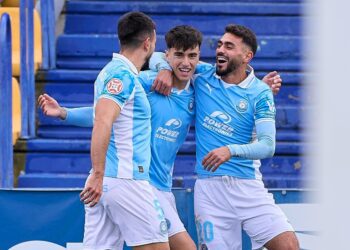 José Albert, en el centro, celebra junto a sus compañeros el tanto marcado al Alcorcón en el minuto 19 de partido