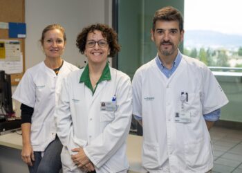 En la imagen, el equipo de Genética responsable de la nueva consulta en Can Misses. De izquierda a derecha la doctora Icíar Martínez López,  la doctora García de Paso Mora y el doctor Fernando Santos Simarro.