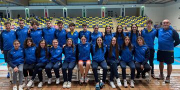 Imagen de grupo de los nadadores del CN Santa Eulalia desplazados a Mallorca para la competición provincial
