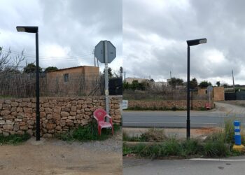La parada de bus tiene, al fin, iluminación, tal y como reclamaban vecinos de la zona. Fotos Germán Calle.