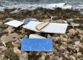 Restos de la embarcación en la costa de Sant Antoni. Fotos Noudiari.es