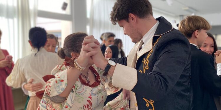 El IES Sant Agustí ha organizado diferentes actividades docentes vinculadas a la figura de la escritora Jane Austen.