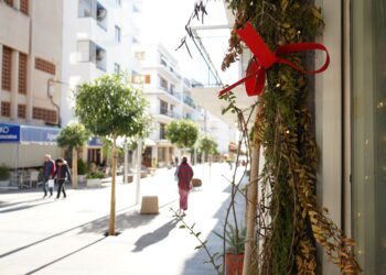 En la campaña de sorteo navideño se han registrado más de 15.000 participaciones en una treintena de comercios locales. Foto: Ayuntamiento de Santa Eulària
