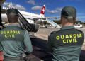 Los guardias civiles la detuvieron a pie de escalerilla del avión en Ibiza.