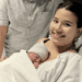 Fotografía del primer bebé de Baleares. Olivia Sánchez Salazar con sus padres en el Hospital Son Espases.
