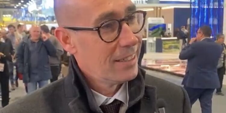 Óscar Portas en Fitur, durante su encuentro con Noudiari.es