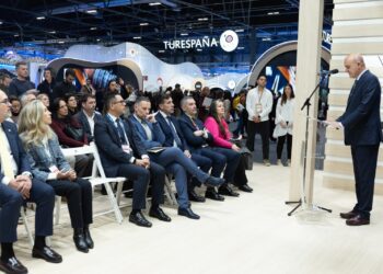 Vicent Marí presenta en Fitur el sello de Transporte.