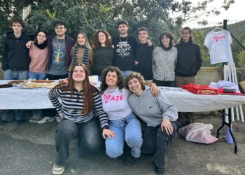 Integrantes de la Associació de Joves d’Eivissa, hoy en Can Jordi. Imágenes de Noudiari.es