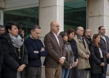 Los miembros del Consell de Eivissa se han sumado al minuto de silencio en todo el país, a las 12 horas.