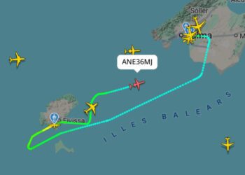 Un vuelo con origen Mallorca es desviado de regreso a la isla vecina sin poder aterrizar en Ibiza.