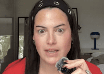 En su perfil de Tik Tok, 
laakarol habla y da consejos sobre cómo es Ibiza para una persona joven que viene a trabajar de temporada.