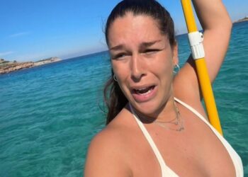 Imagen de Carla en el mar, hace un par de días en Platges de Comte (captura de vídeo cedido a Noudiari, cortesía de Carla).