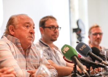 Fernando Esteso, en primer plano, junto a Héctor Escandell y Pablo Alcántara