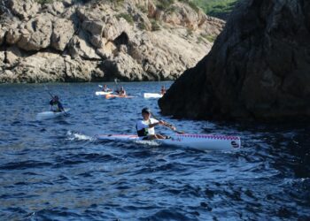 El Club Nàutic Sant Antoni acoge este domingo la segunda prueba de la Copa Balear de Kayak de Mar