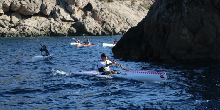 El Club Nàutic Sant Antoni acoge este domingo la segunda prueba de la Copa Balear de Kayak de Mar