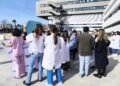 Médicos durante una protesta en Can Misses durante la primera jornada de huelga.