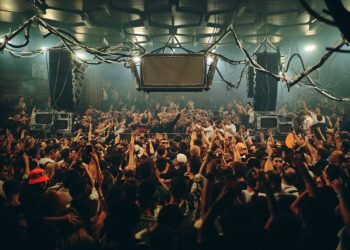 Solomun +1 regresa a Pacha Ibiza con su residencia de los domingos en 2026.