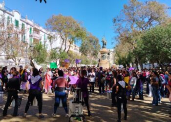 Imagen de paseo de Vara de Rey durante la celebración del Día Internacional de la Mujer