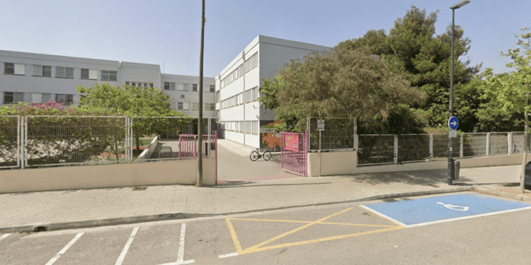 IES Blanca Dona de Ibiza. El sacerdote dio clase de religión en este centro a la tercera víctima que ha anunciado que se acoge al sistema de reparación.