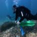 Inmersión en fondos marinos de Formentera, s'Espalmador, donde recogen plásticos hallados.