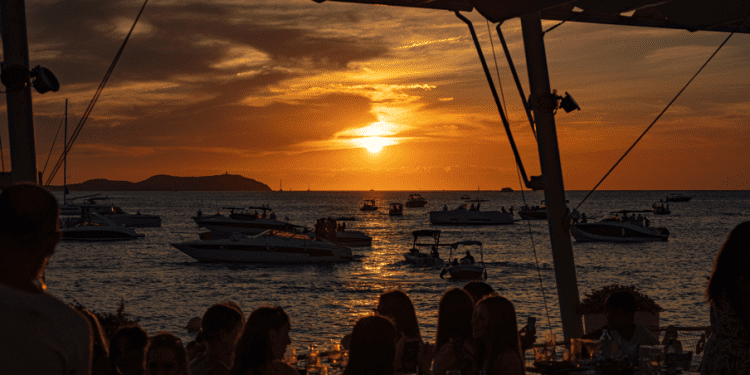 Puesta de sol desde Mint by Mambo.