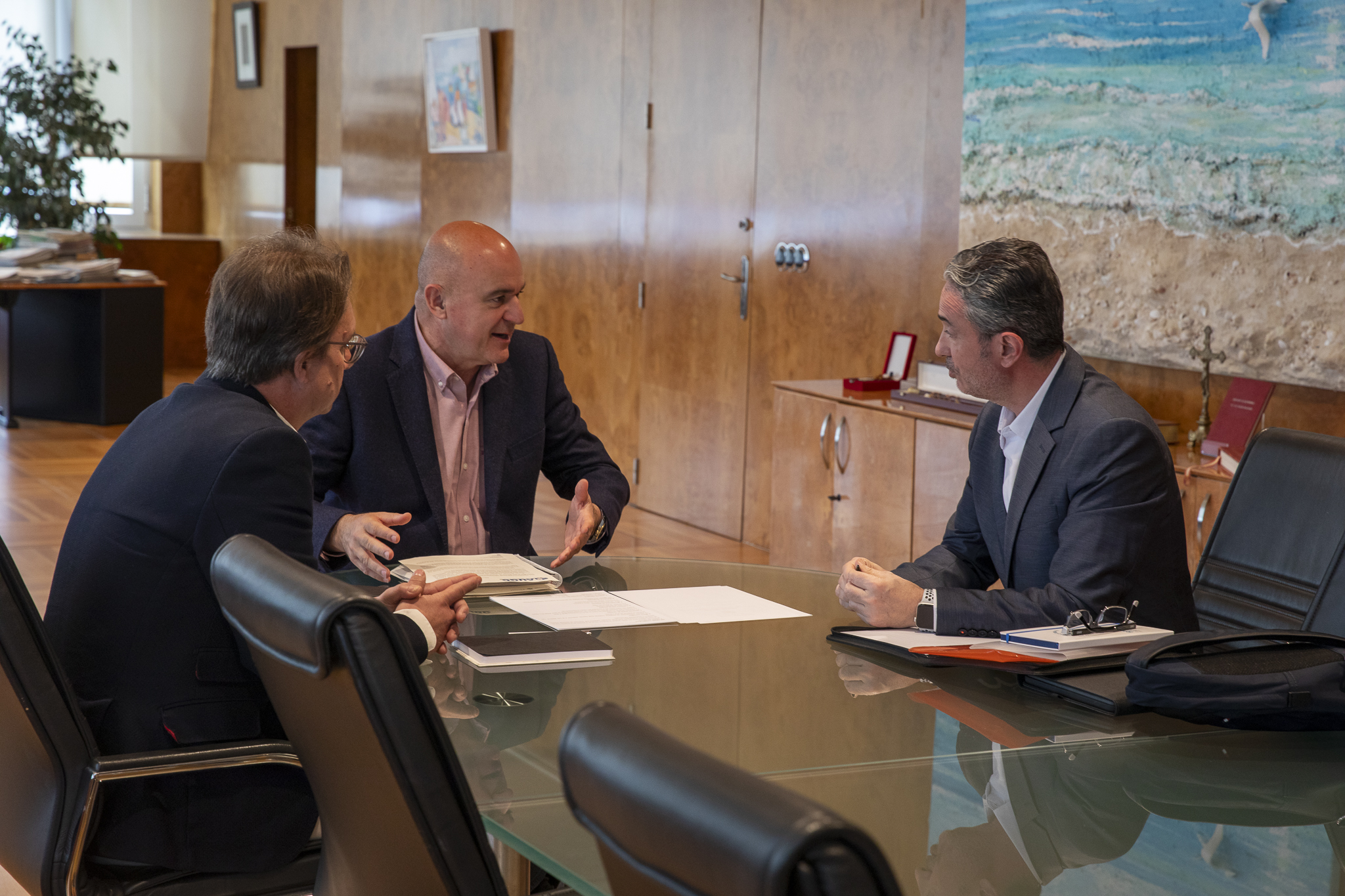 La Asociación Unificada de la Guardia Civil en Balears trasladó al presidente del Consell d’Eivissa, Vicent Marí, algunas de las problemáticas a las que se enfrenta la Guàrdia Civil en la isla de Ibiza.