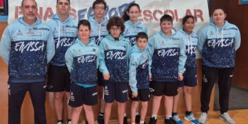 Imagen de grupo de los jugadores ibicencos.