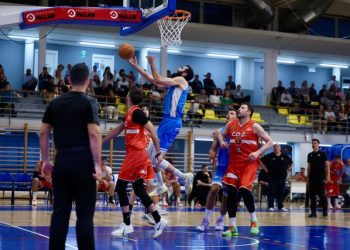 En la imagen, un instante del partido de ayer