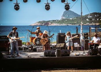 Cotton Cactus en Caló de s'Oli de Sant Josep, donde se celebra el festival. Foto Joan F Ribas