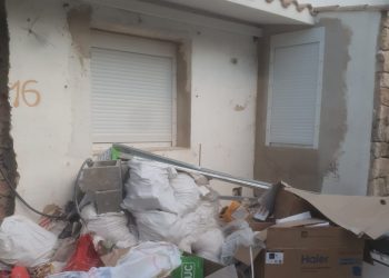 Obras realizadas en los bajos y que la comunidad ha denunciado no solo por ilegales sino porque en la actualidad se estarían alquilando de manera fraudulenta. Cedidas a Noudiari / Prohibida su reproducción en otros medios