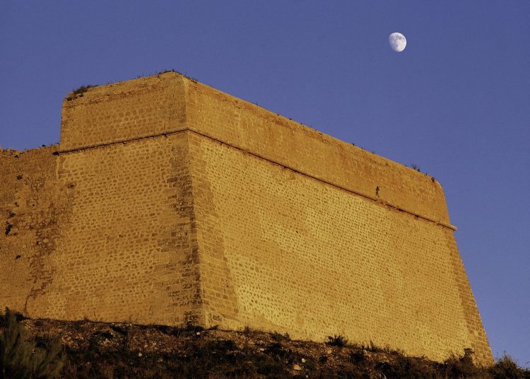 Imagen del libro La nave de piedra del fotógrafo ibicenco Toni Pomar.