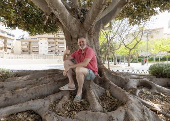 Ricardo Gutiérrez lleva 40 años profundamente ligado a Ibiza. Fotos: Paco Natera para Noudiari