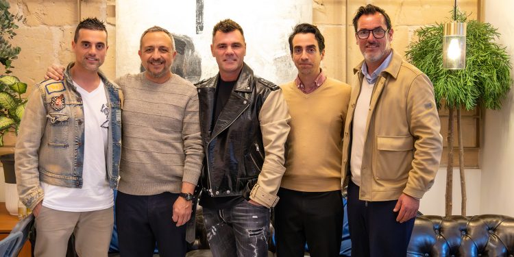 De izquierda a derecha, Dani Curreu, Gabriel Molina, Fonsi Nieto, Bartolome Mari Mayans y Jorge Nacher.