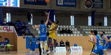 En la imagen, un instante del partido entre el Class Sant Antoni y el Oca Global Salou